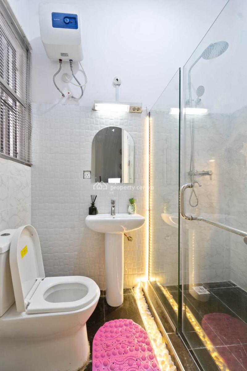Nicely Furnished 3 Bedroom Apartment, Victoria Island (vi), Lagos, Flat / Apartment Short Let