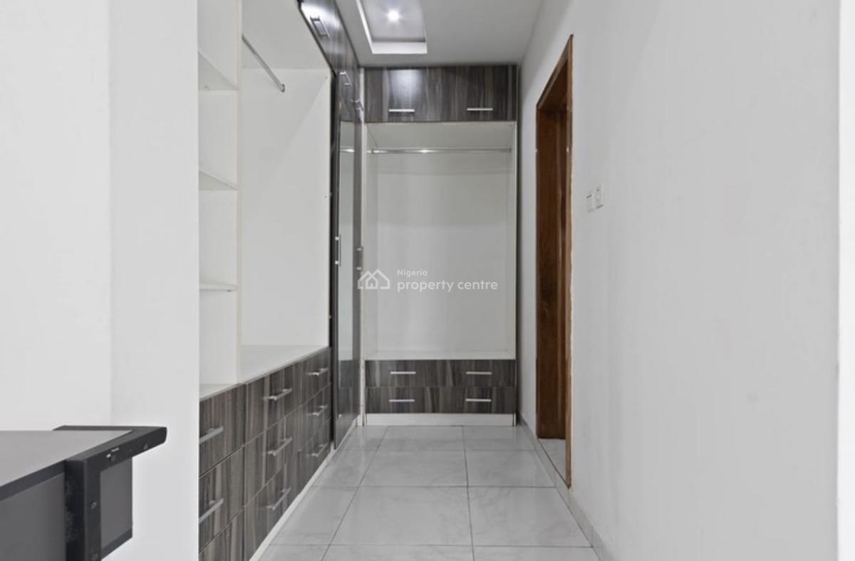 Nicely Furnished 4 Bedroom Apartment, Victoria Island (vi), Lagos, Flat / Apartment Short Let