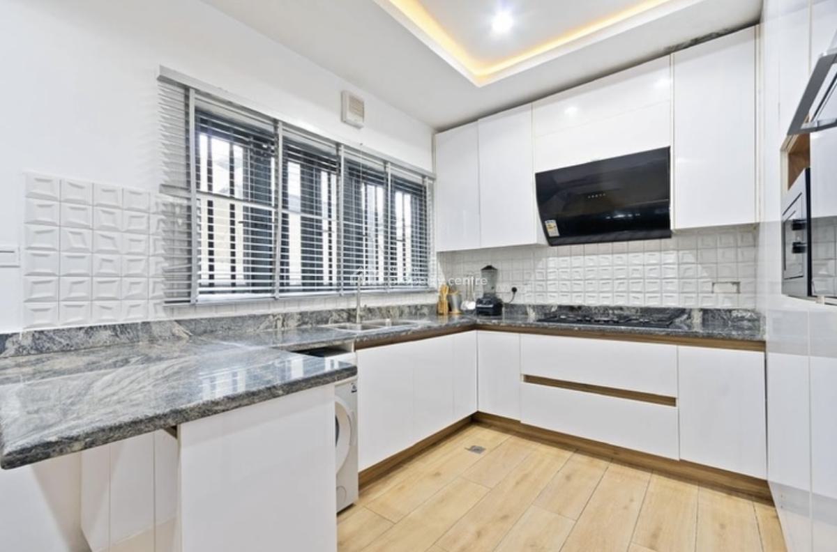 Nicely Furnished 4 Bedroom Apartment, Victoria Island (vi), Lagos, Flat / Apartment Short Let