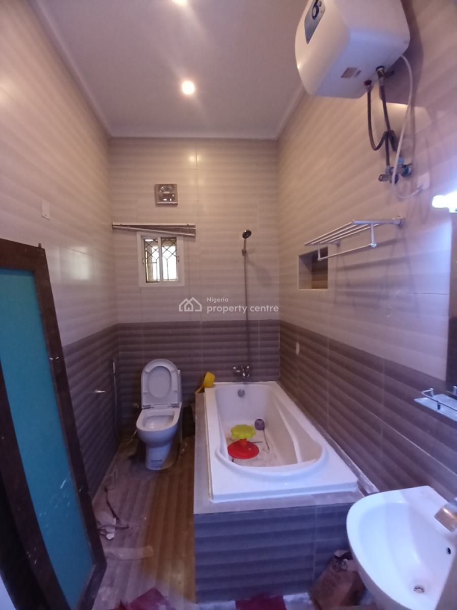 Well Renovated 4 Bedroom Terrace Duplex with 1room Bq, Guzape Abuja Diplomatic Zone, Guzape District, Abuja, Terraced Duplex for Rent