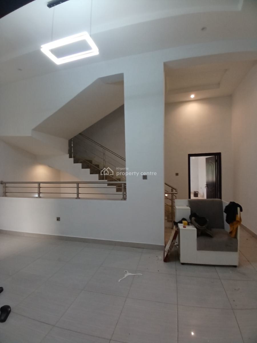 Well Renovated 4 Bedroom Terrace Duplex with 1room Bq, Guzape Abuja Diplomatic Zone, Guzape District, Abuja, Terraced Duplex for Rent