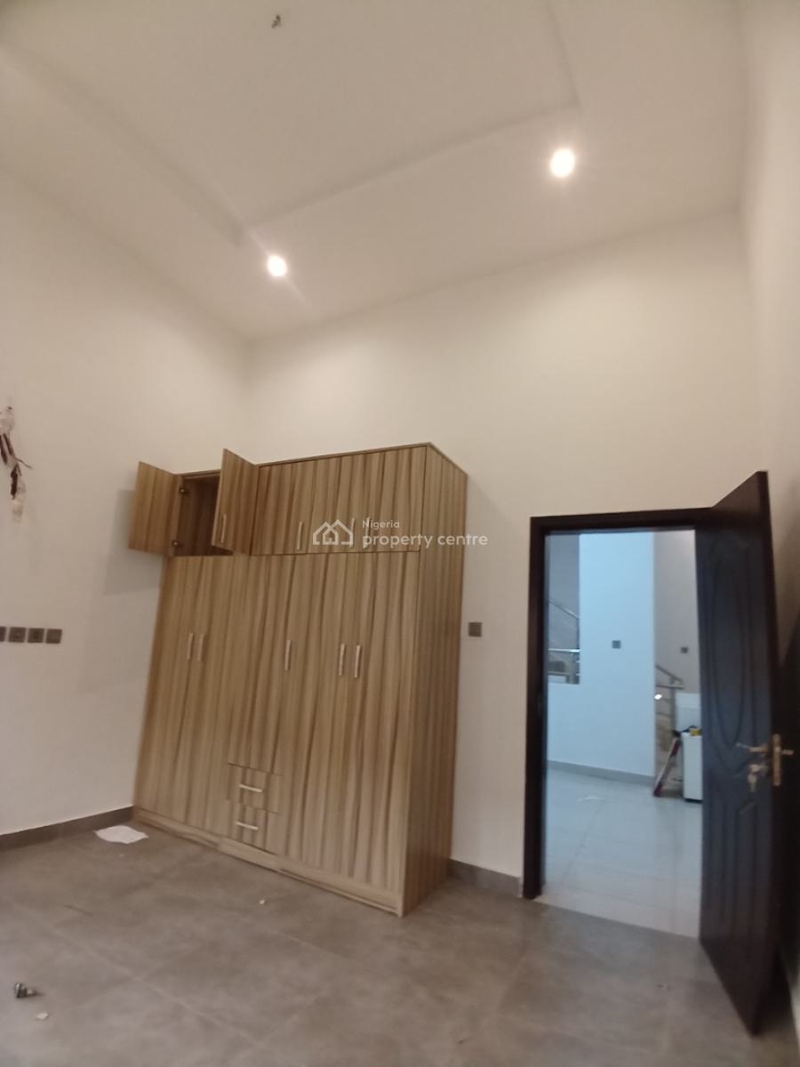 Well Renovated 4 Bedroom Terrace Duplex with 1room Bq, Guzape Abuja Diplomatic Zone, Guzape District, Abuja, Terraced Duplex for Rent