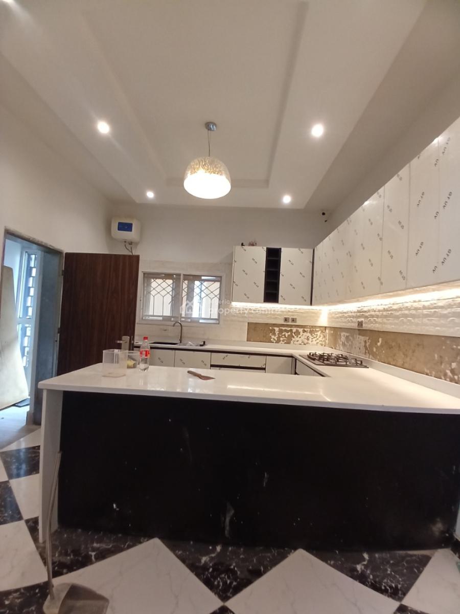 Well Renovated 4 Bedroom Terrace Duplex with 1room Bq, Guzape Abuja Diplomatic Zone, Guzape District, Abuja, Terraced Duplex for Rent