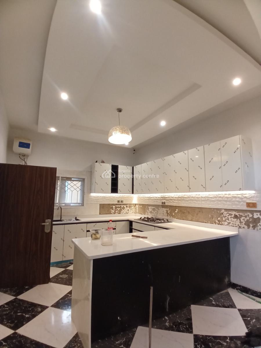 Well Renovated 4 Bedroom Terrace Duplex with 1room Bq, Guzape Abuja Diplomatic Zone, Guzape District, Abuja, Terraced Duplex for Rent