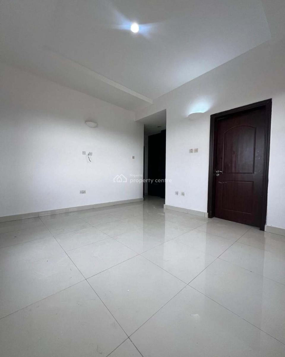 Serviced 3-bedroom Penthouse with Bq, Lekki Phase 1, Lekki, Lagos, Flat / Apartment for Rent