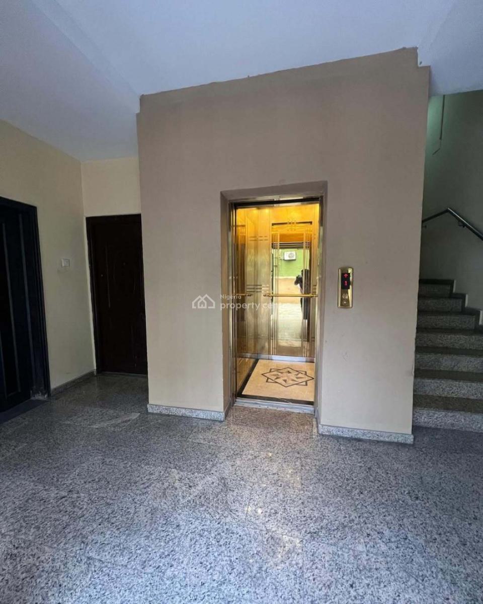 Serviced 3-bedroom Penthouse with Bq, Lekki Phase 1, Lekki, Lagos, Flat / Apartment for Rent