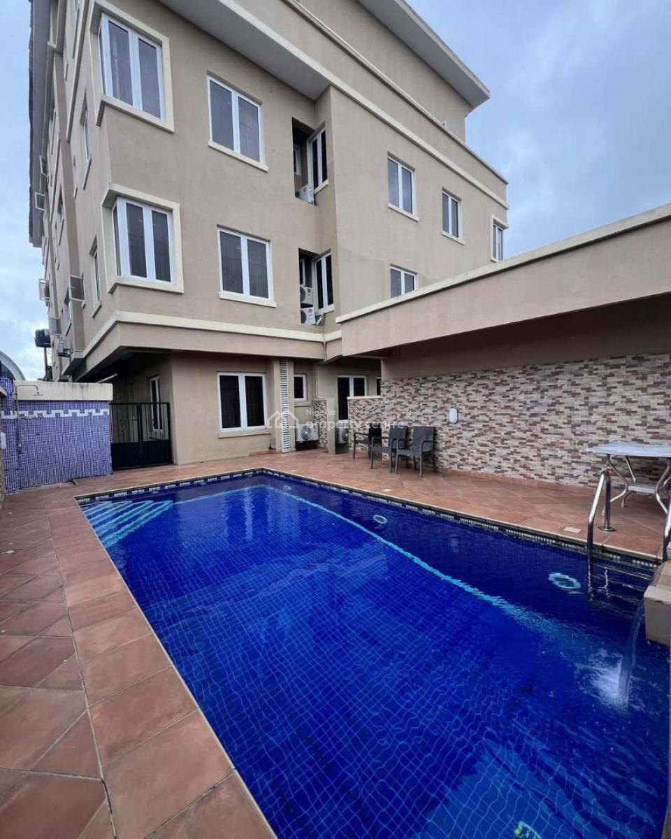 Serviced 3-bedroom Penthouse with Bq, Lekki Phase 1, Lekki, Lagos, Flat / Apartment for Rent