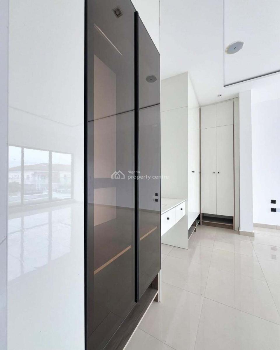 Luxury 3-bedroom Apartment with Bq, Lekki Phase 1, Lekki, Lagos, Flat / Apartment for Rent