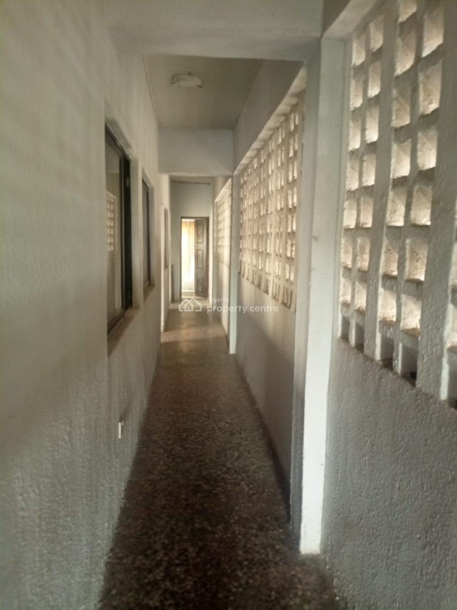 3 Bedroom Apartment, Gra Phase 2, Magodo, Lagos, Flat / Apartment for Rent
