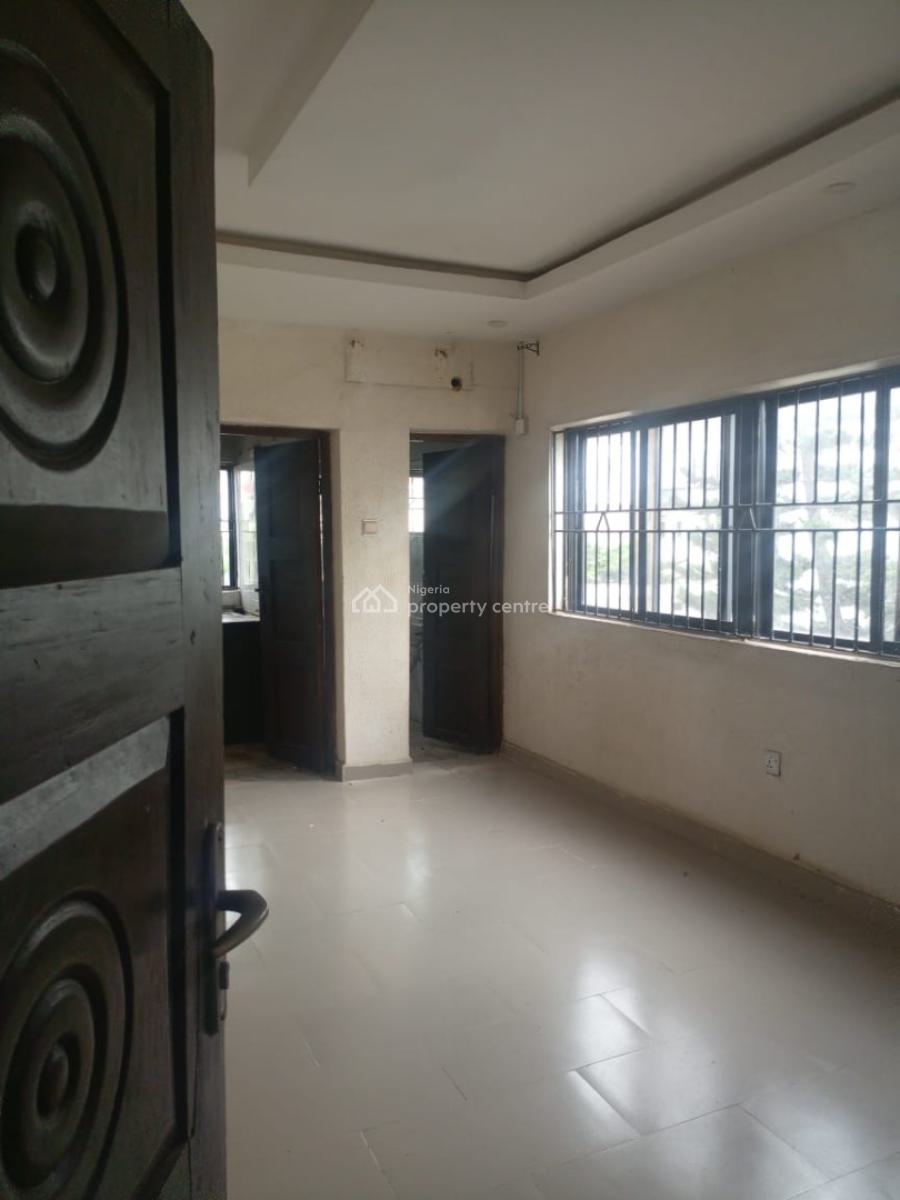 3 Bedroom Apartment, Gra Phase 2, Magodo, Lagos, Flat / Apartment for Rent