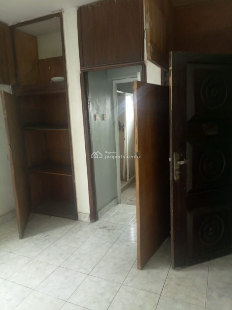 3 Bedroom Apartment, Gra Phase 2, Magodo, Lagos, Flat / Apartment for Rent