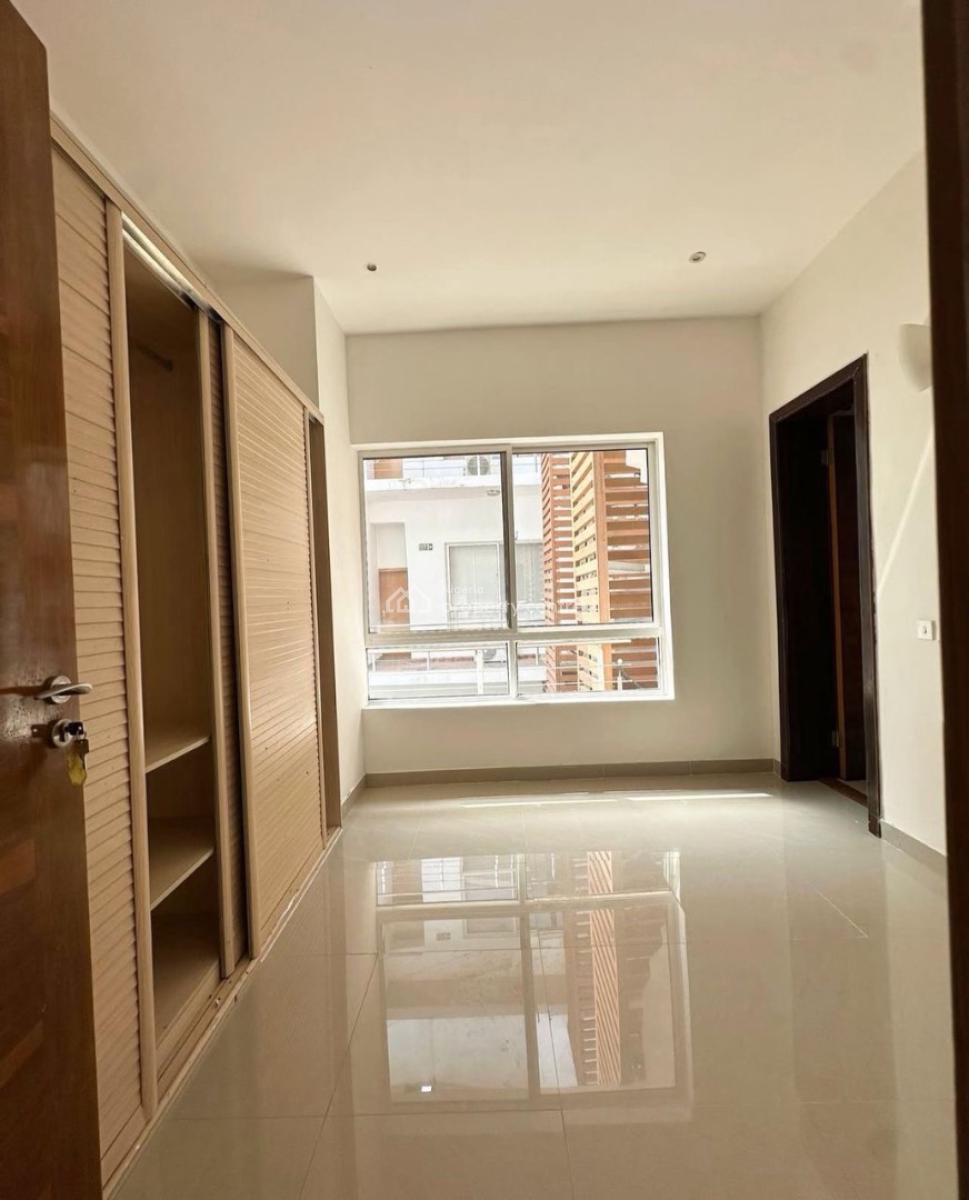 Lovely 3 Bedroom Waterfront Apartment with Pool Gym, Ikoyi, Lagos, Block of Flats for Sale