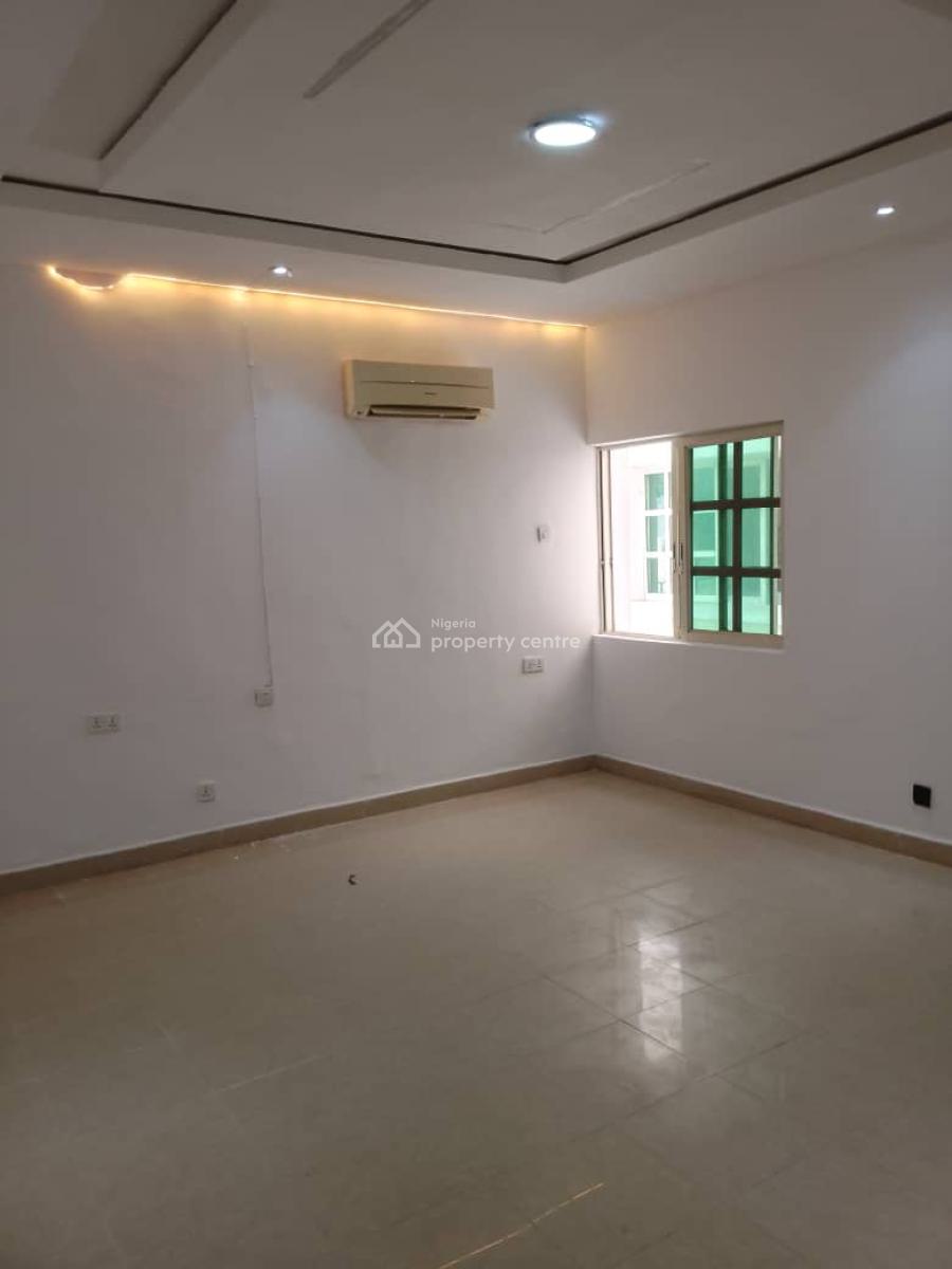 Two (2) Bedroom Flat with 24hrs Power + Bq + Pool + Gym, Old Ikoyi, Ikoyi, Lagos, Flat / Apartment for Rent