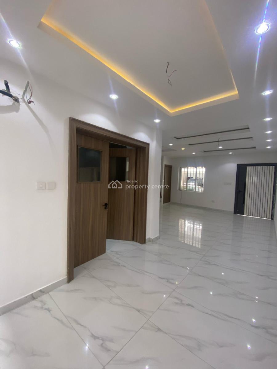 Well Maintained Terrace Duplex with 24/7 Security, Lekki Phase 1, Lekki, Lagos, Terraced Duplex for Rent