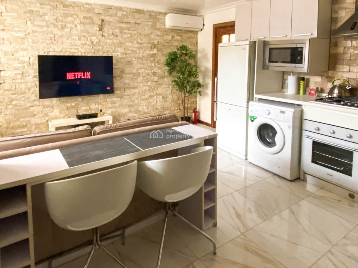 Nicely Furnished 1 Bedroom Apartment, Lekki Phase 1, Lekki, Lagos, Flat / Apartment Short Let