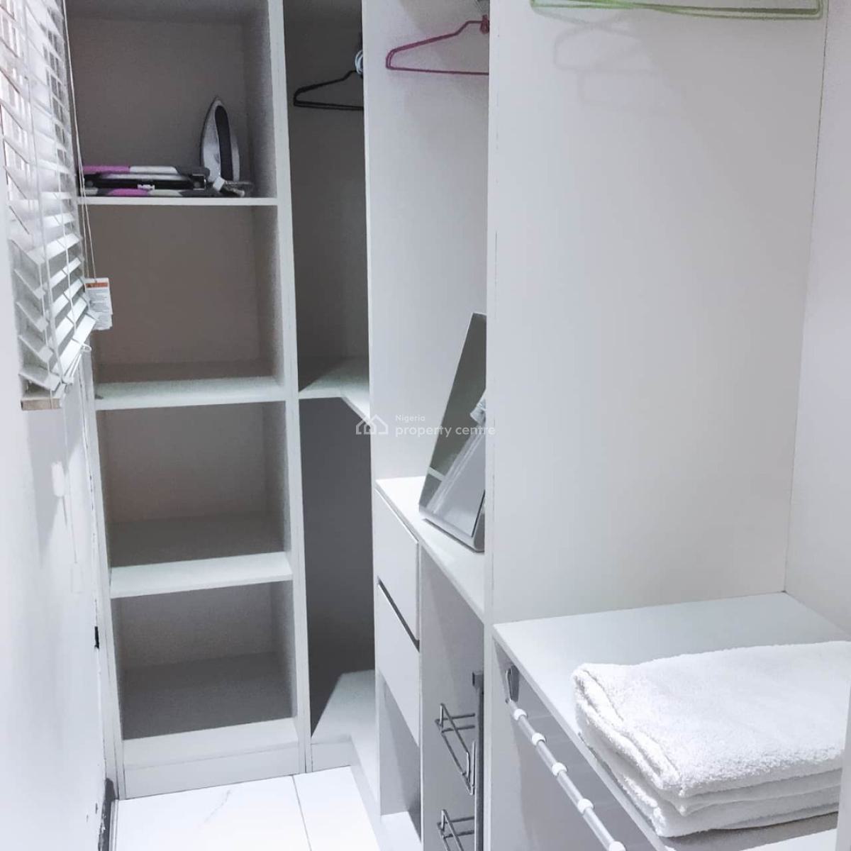 Nicely Furnished 1 Bedroom Apartment, Lekki Phase 1, Lekki, Lagos, Flat / Apartment Short Let