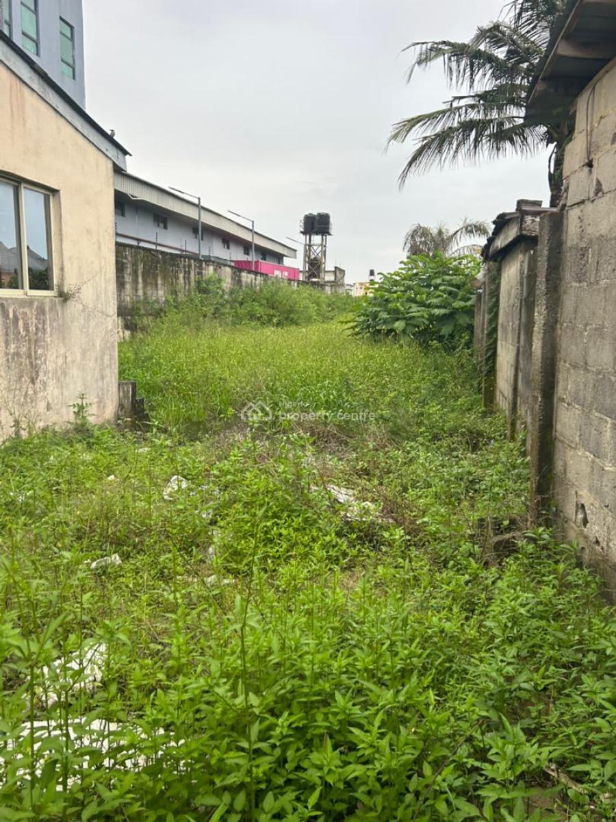 a Land Measuring 600 Sqm with 3 Offices, Facing The Lekki Epe Expressway, Onosa, Ibeju Lekki, Lagos, Commercial Property for Rent