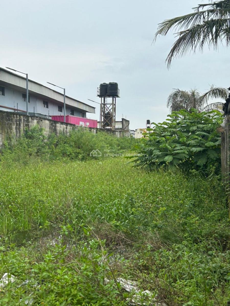 a Land Measuring 600 Sqm with 3 Offices, Facing The Lekki Epe Expressway, Onosa, Ibeju Lekki, Lagos, Commercial Property for Rent