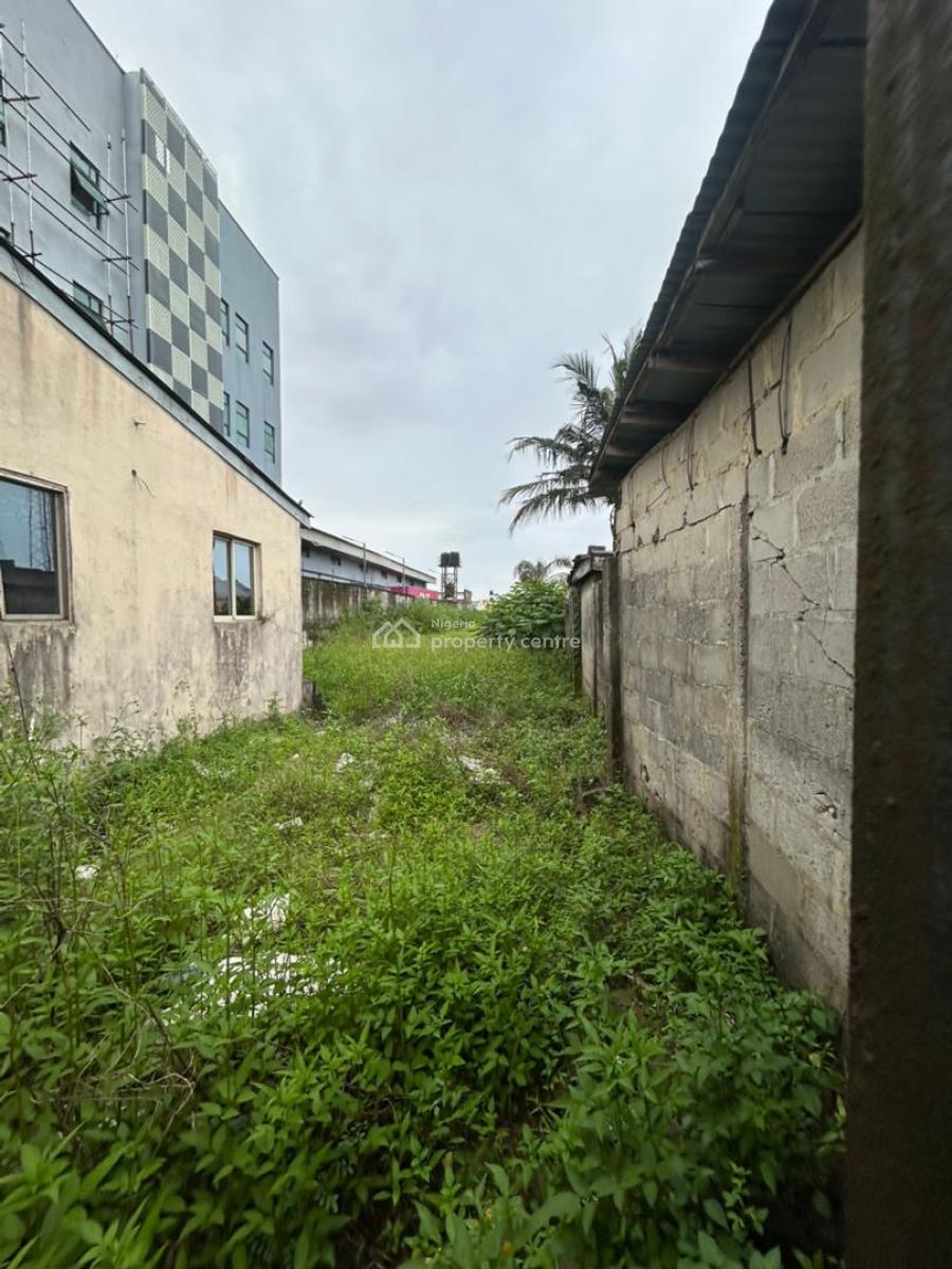 a Land Measuring 600 Sqm with 3 Offices, Facing The Lekki Epe Expressway, Onosa, Ibeju Lekki, Lagos, Commercial Property for Rent