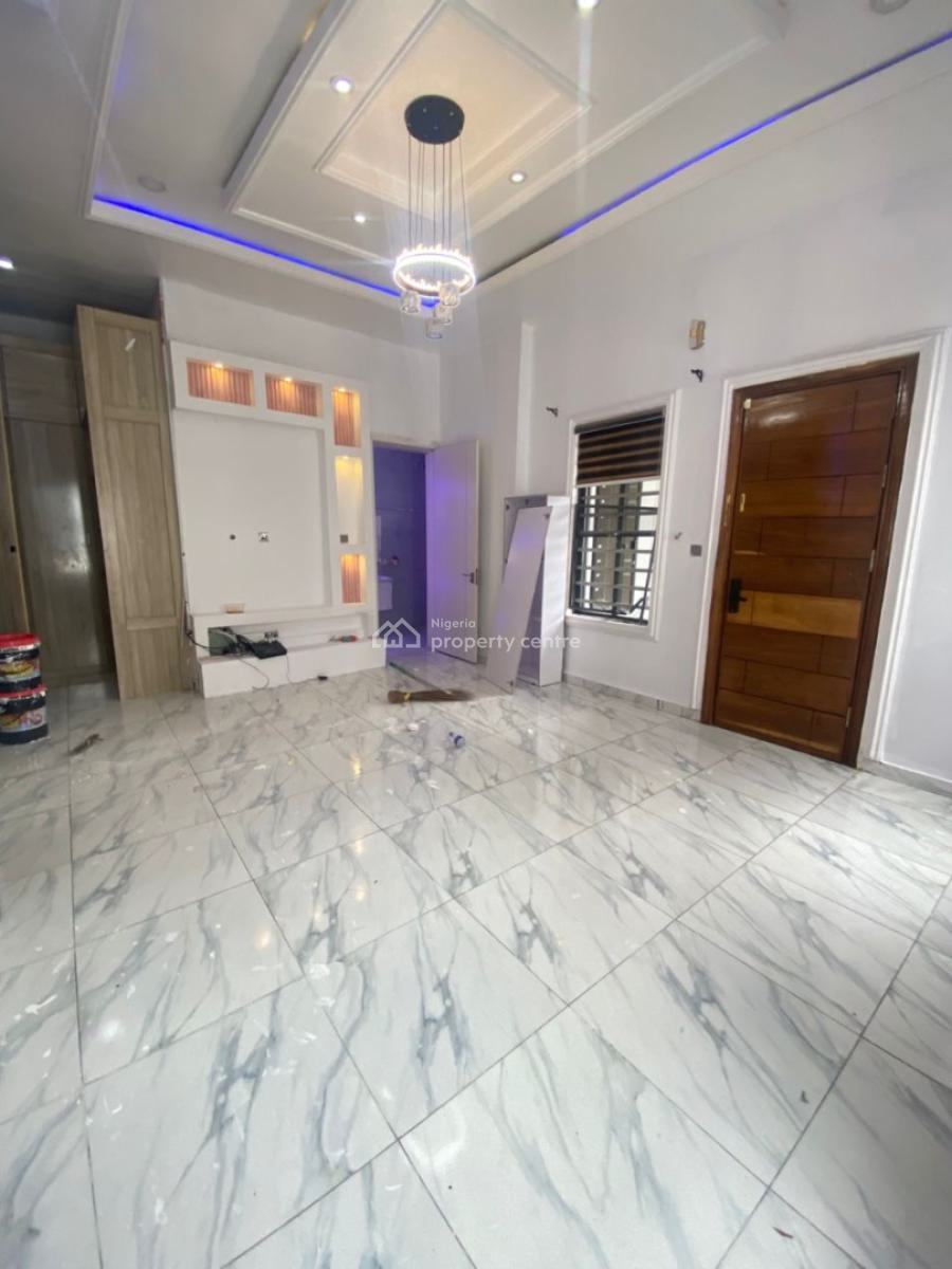 Self Contain + Mini Parlor, Oral Estate, Lekki Expressway, Lekki, Lagos, Flat / Apartment for Rent