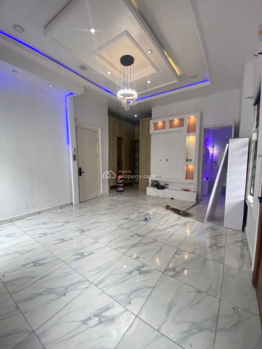 Self Contain + Mini Parlor, Oral Estate, Lekki Expressway, Lekki, Lagos, Flat / Apartment for Rent