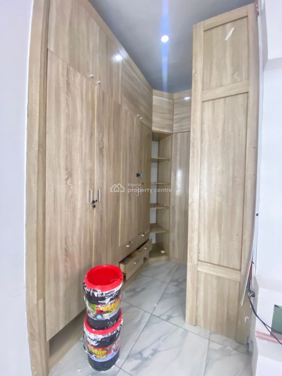 Self Contain + Mini Parlor, Oral Estate, Lekki Expressway, Lekki, Lagos, Flat / Apartment for Rent
