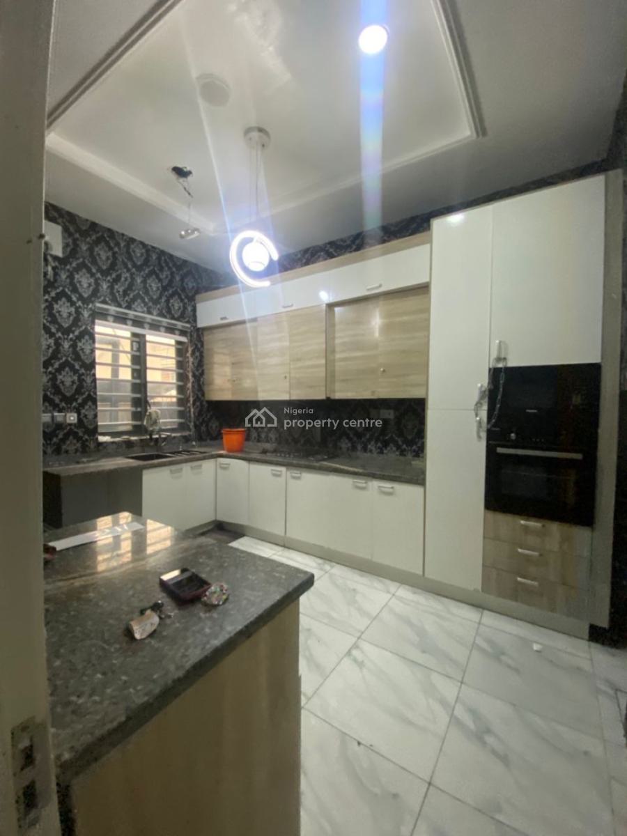 Self Contain + Mini Parlor, Oral Estate, Lekki Expressway, Lekki, Lagos, Flat / Apartment for Rent