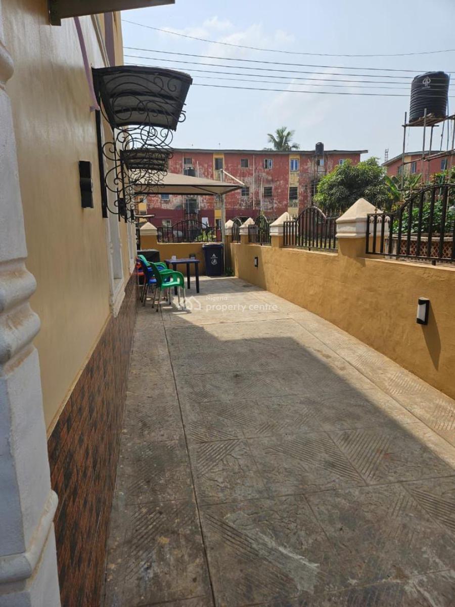 3 Bedrooms Apartment, Abesan Estate, Ipaja, Lagos, Flat / Apartment Short Let