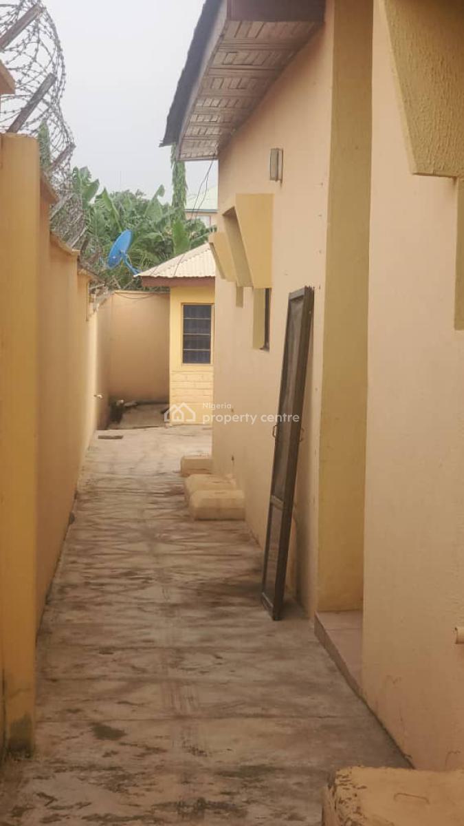 Alluring Block of Flat, Abeokuta North, Ogun, Block of Flats for Sale