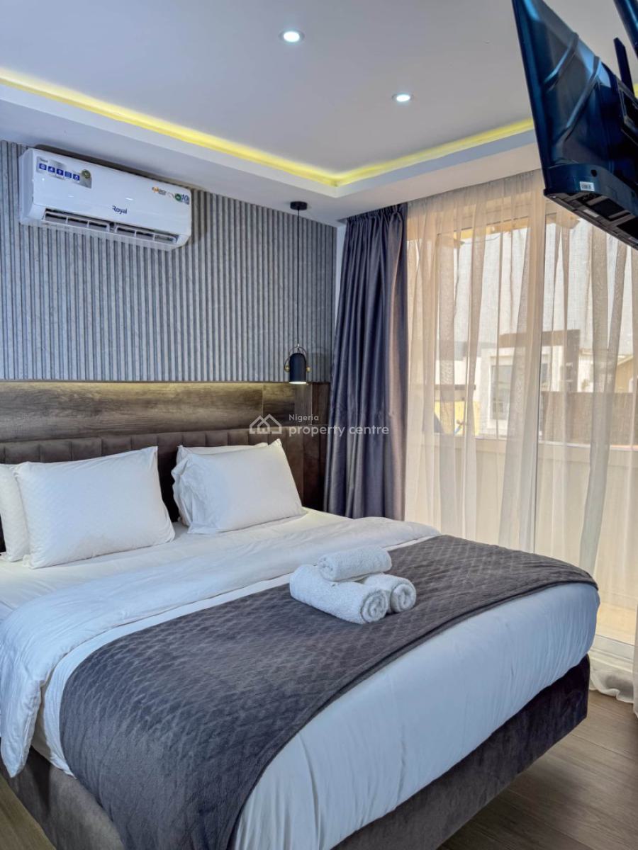 Nicely Furnished 1 Bedroom Apartment, Lekki Phase 1, Lekki, Lagos, Flat / Apartment Short Let