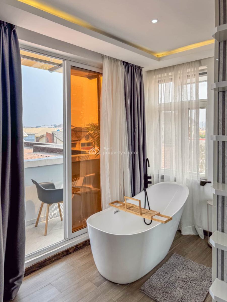 Nicely Furnished 1 Bedroom Apartment, Lekki Phase 1, Lekki, Lagos, Flat / Apartment Short Let