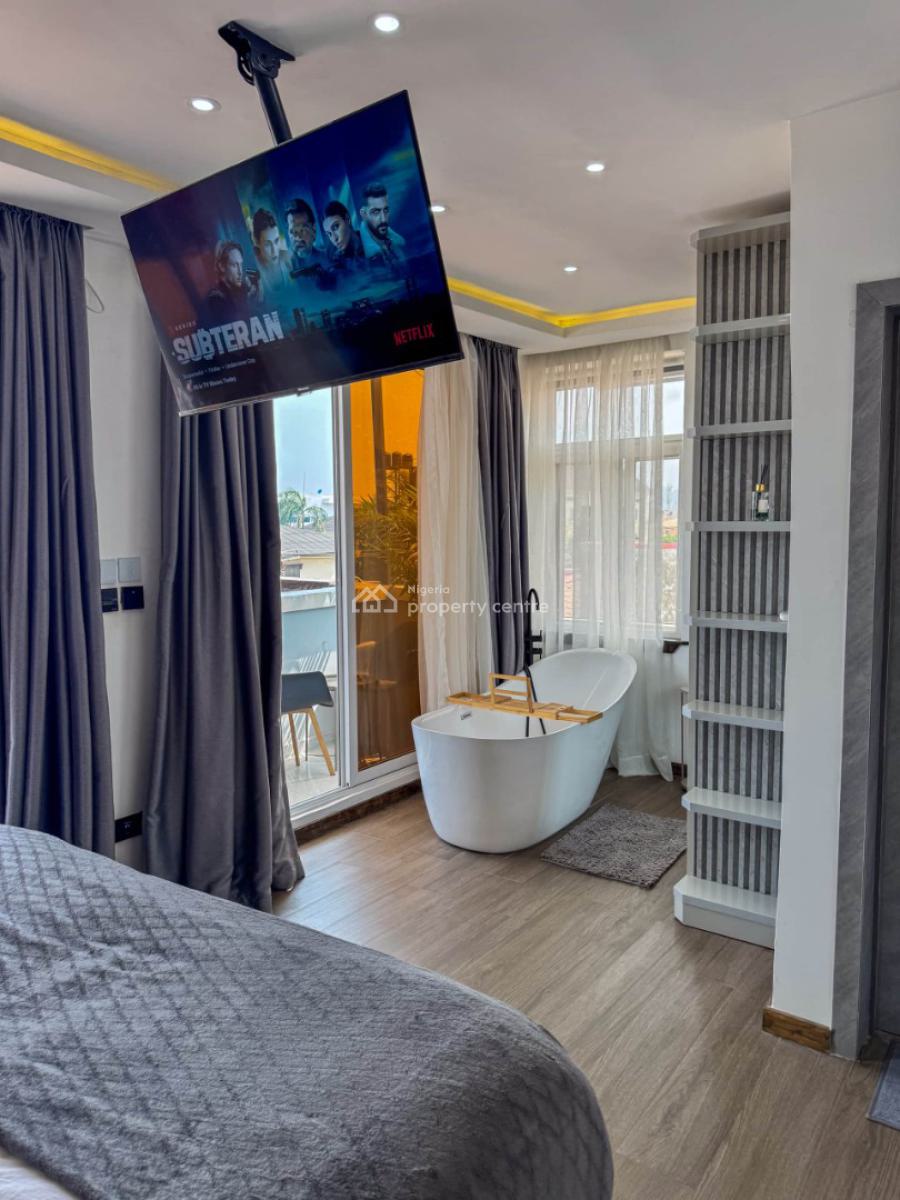 Nicely Furnished 1 Bedroom Apartment, Lekki Phase 1, Lekki, Lagos, Flat / Apartment Short Let
