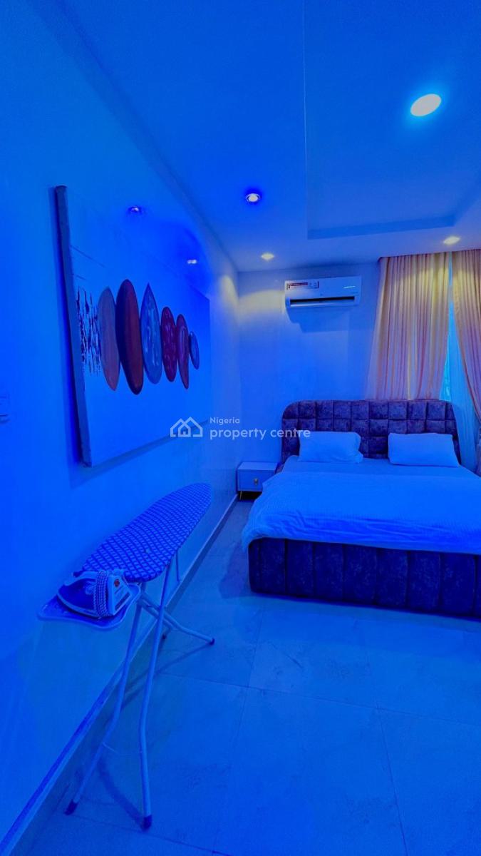 Nicely Furnished 2 Bedroom Apartment, Lekki Phase 1, Lekki, Lagos, Flat / Apartment Short Let
