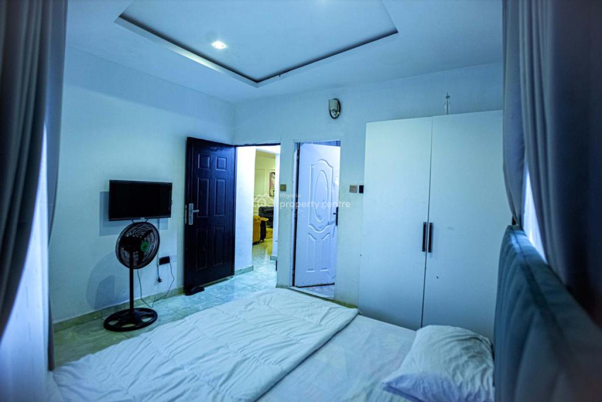 Nicely Furnished 2 Bedroom Apartment, Gbagada, Lagos, Flat / Apartment Short Let