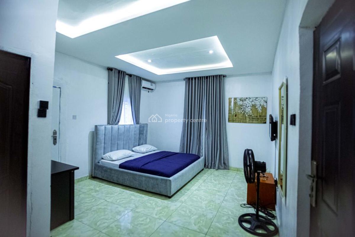 Nicely Furnished 2 Bedroom Apartment, Gbagada, Lagos, Flat / Apartment Short Let
