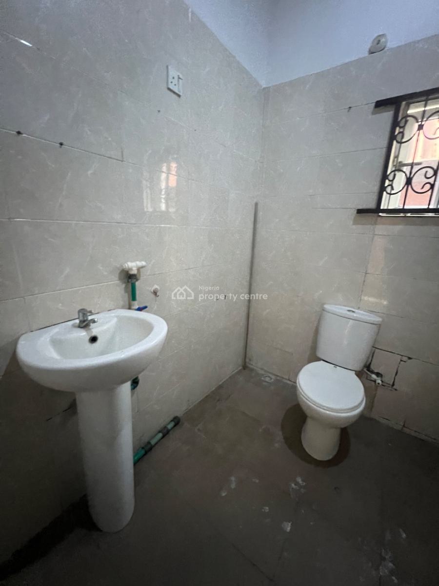 Spacious 3 Bedroom Apartment, Lbs Estate, Olokonla, Ajah, Lagos, Flat / Apartment for Rent