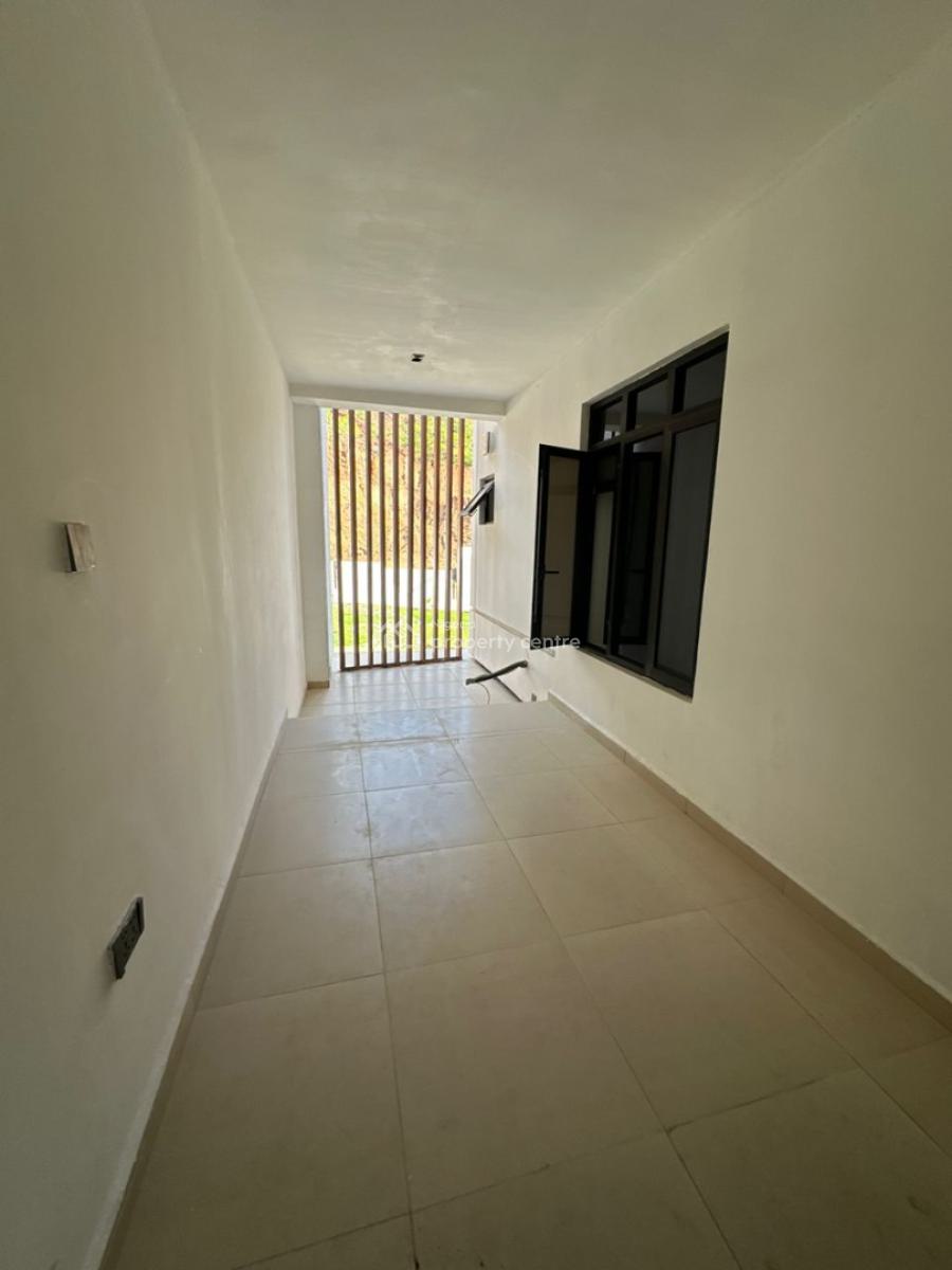 Luxurious 4 Bedrooms Terrace, Guzape District, Abuja, Terraced Duplex for Sale