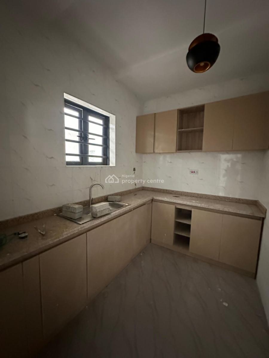 Luxurious Newly 2 Bedroom Flats Upstair, Estate Orchid Road Lekki Lagos, Lekki, Lagos, Flat / Apartment for Rent