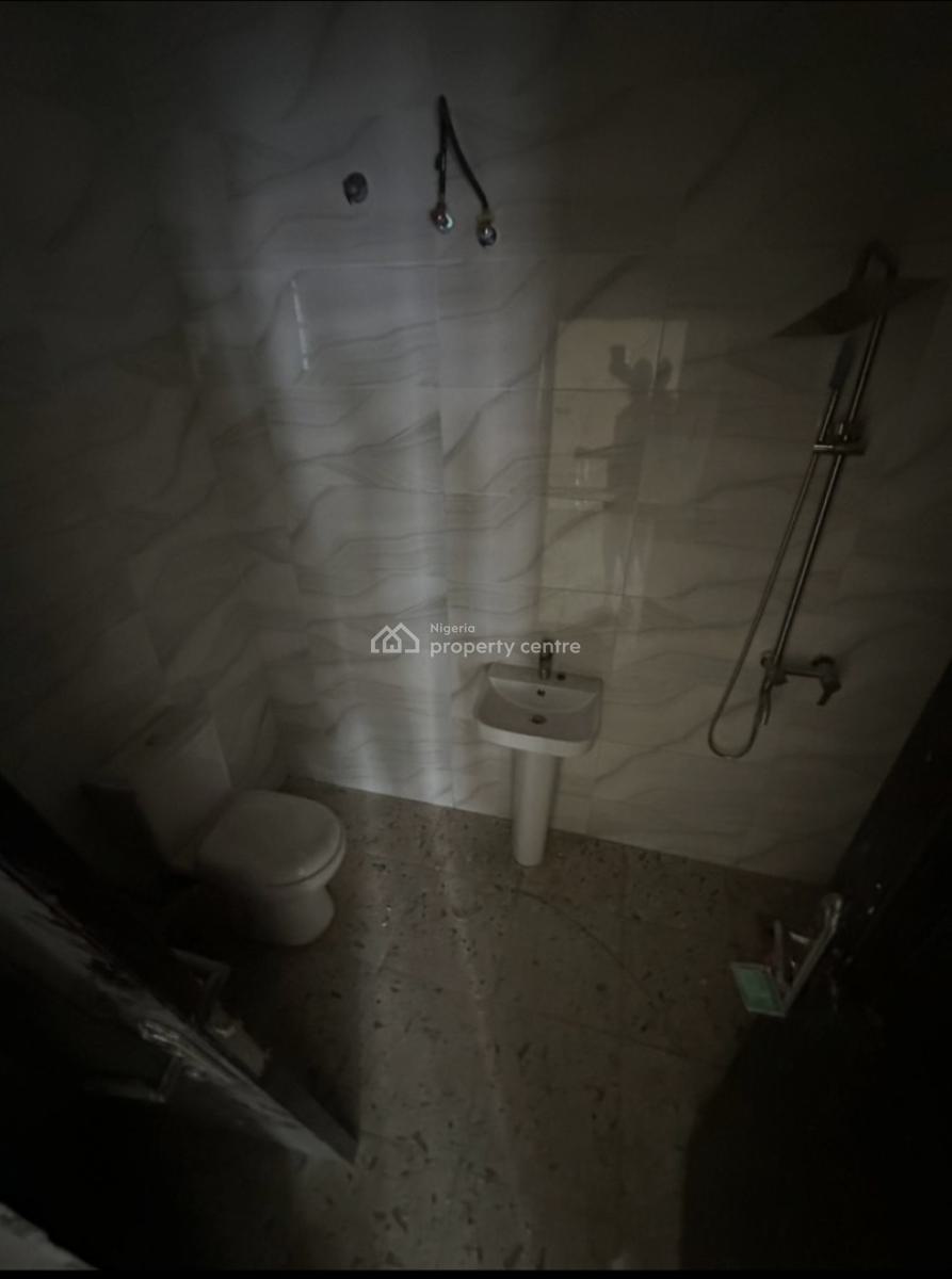 Nice 3 Bedrooms Apartment, Life Camp, Abuja, Flat / Apartment for Sale