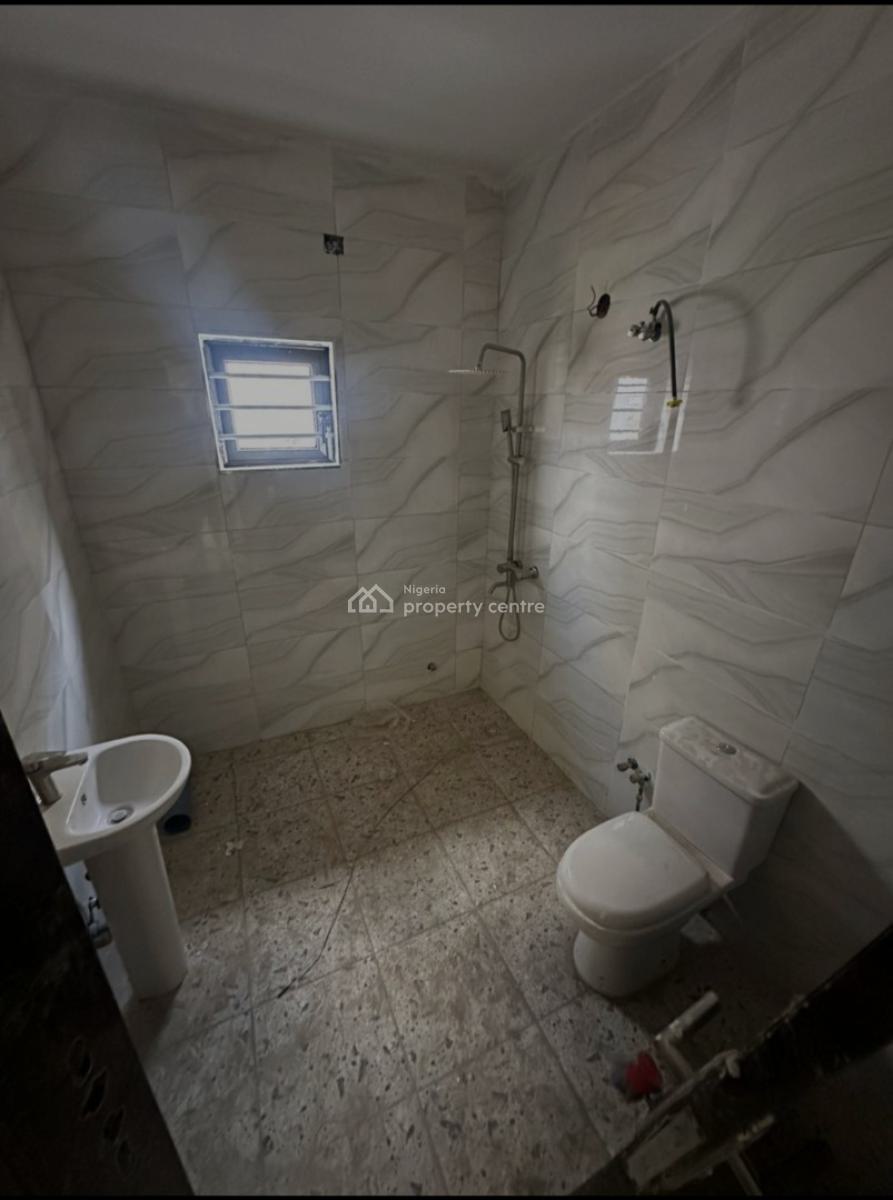 Nice 3 Bedrooms Apartment, Life Camp, Abuja, Flat / Apartment for Sale