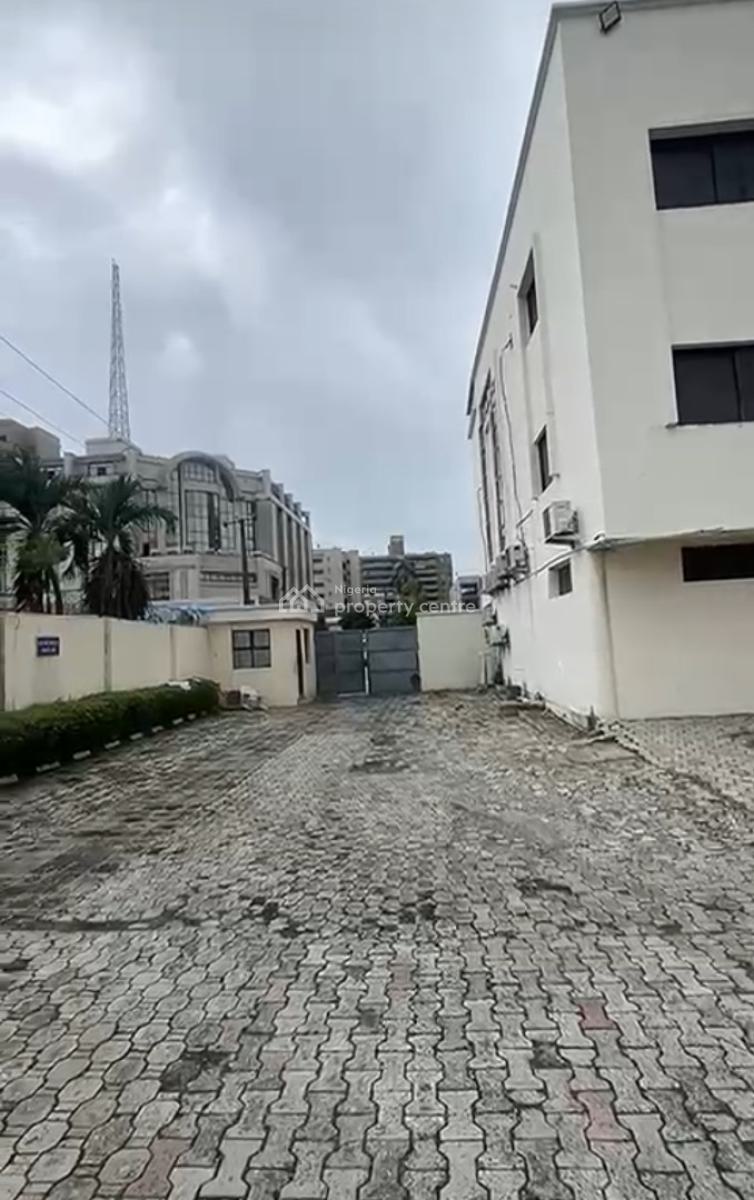 Commercial Building  Location Off Adeola Odeku, Victoria Island (vi), Lagos, Plaza / Complex / Mall for Sale