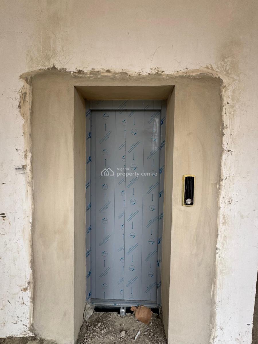 Spacious 4 Bedroom Apartment with Elevator and Gym, Lekki Phase 1, Lekki, Lagos, Block of Flats for Sale