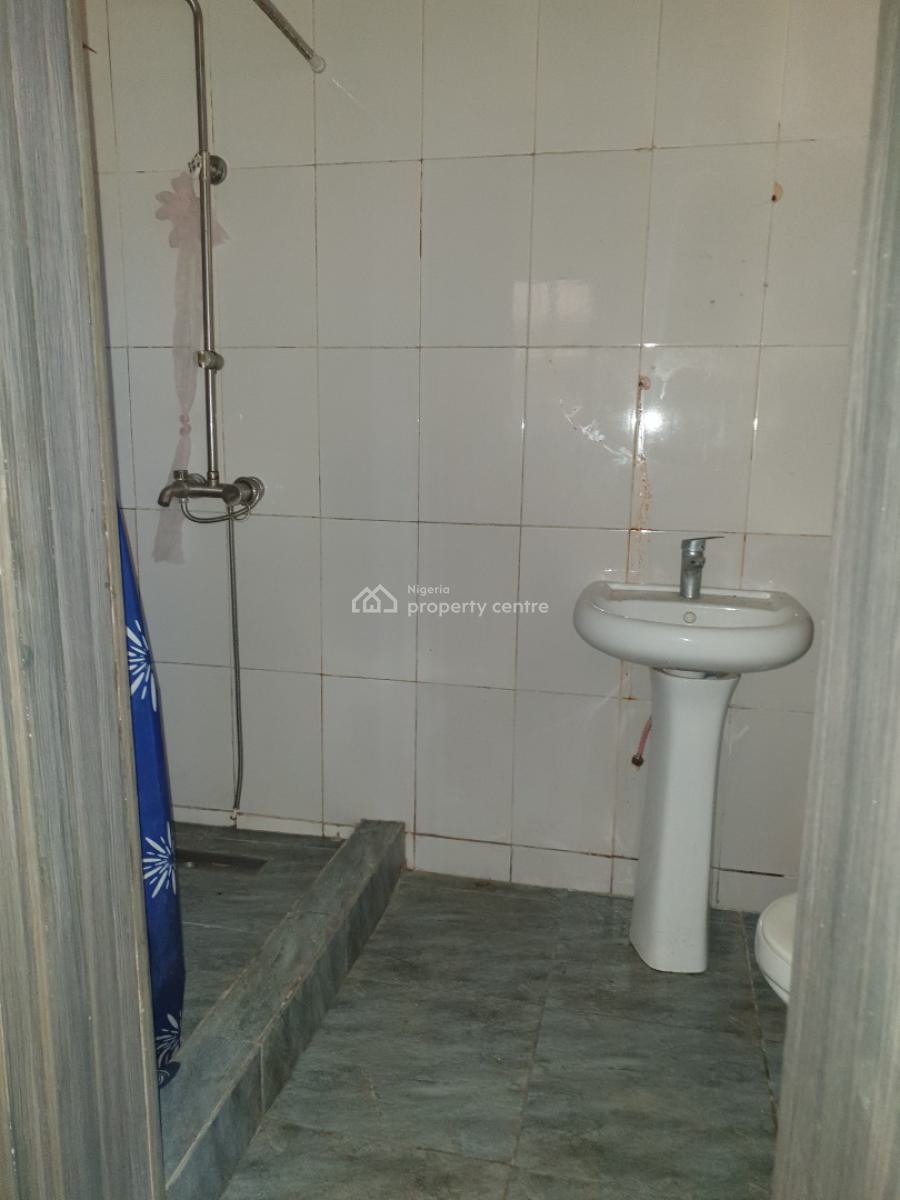 Spacious 2bedroom, New Road Alpha Beach, Lekki, Lagos, Flat / Apartment for Rent