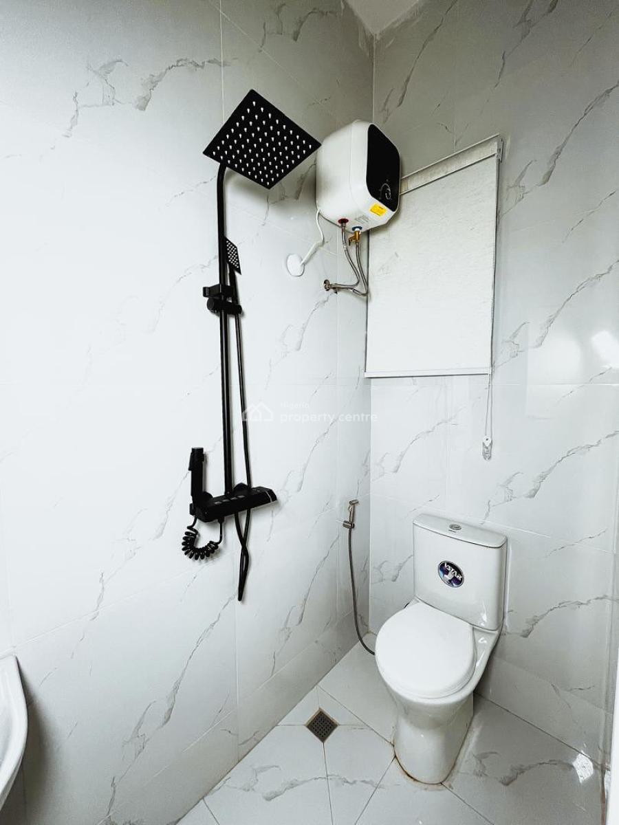 Perinni Luxurious and Stunning 5bedroom Apartment, Gra Phase 2, Magodo, Lagos, Flat / Apartment Short Let