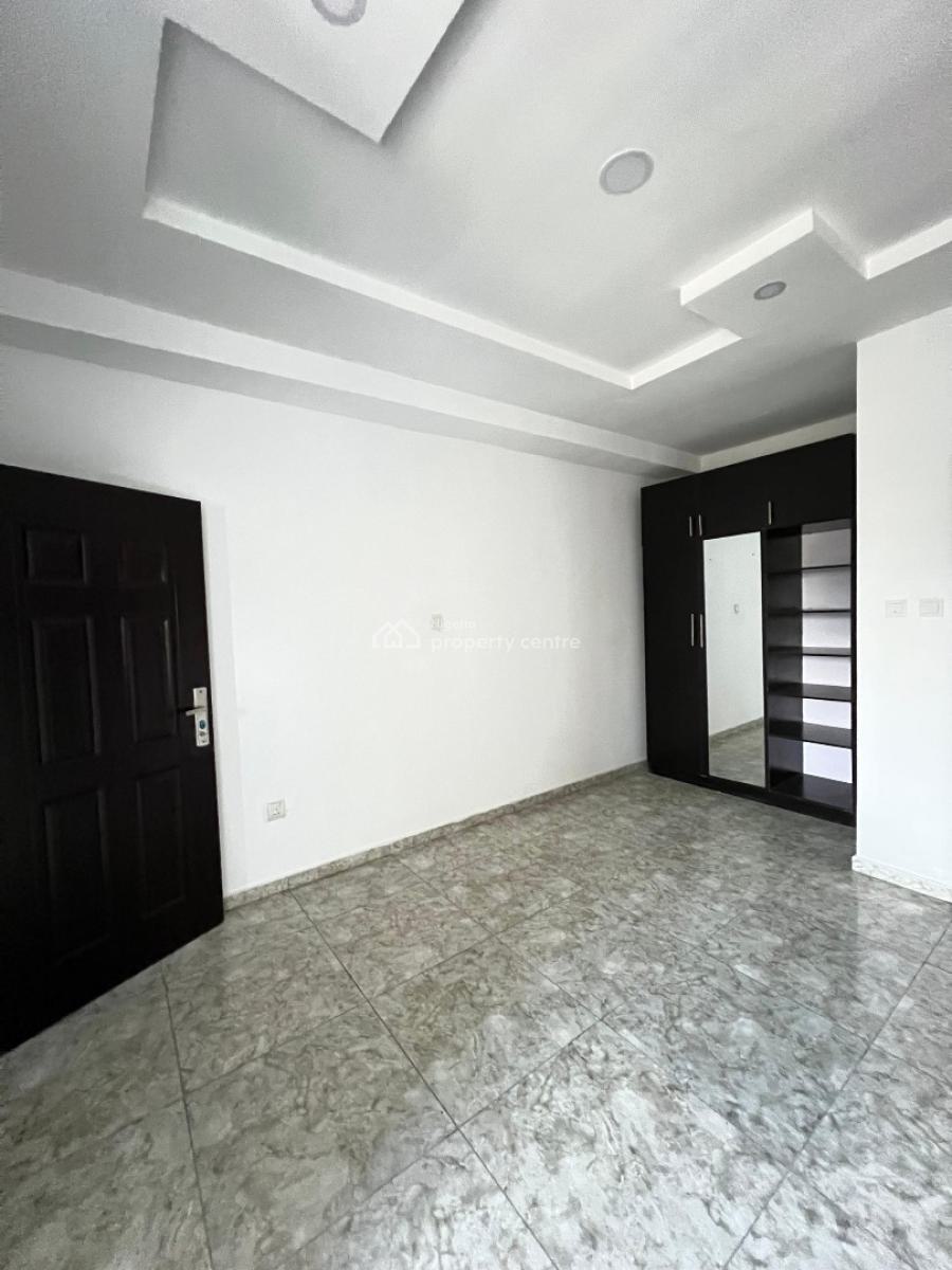 Well Built 3 Bedroom Apartment with a Bq in a Gated Secured Estate, Lekki Phase 1, Lekki, Lagos, Flat / Apartment for Sale