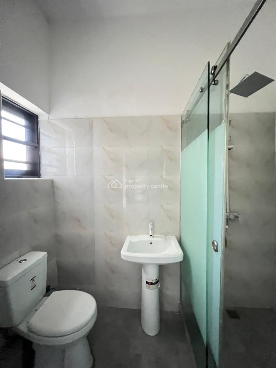 Well Built 3 Bedroom Apartment with a Bq in a Gated Secured Estate, Lekki Phase 1, Lekki, Lagos, Flat / Apartment for Sale