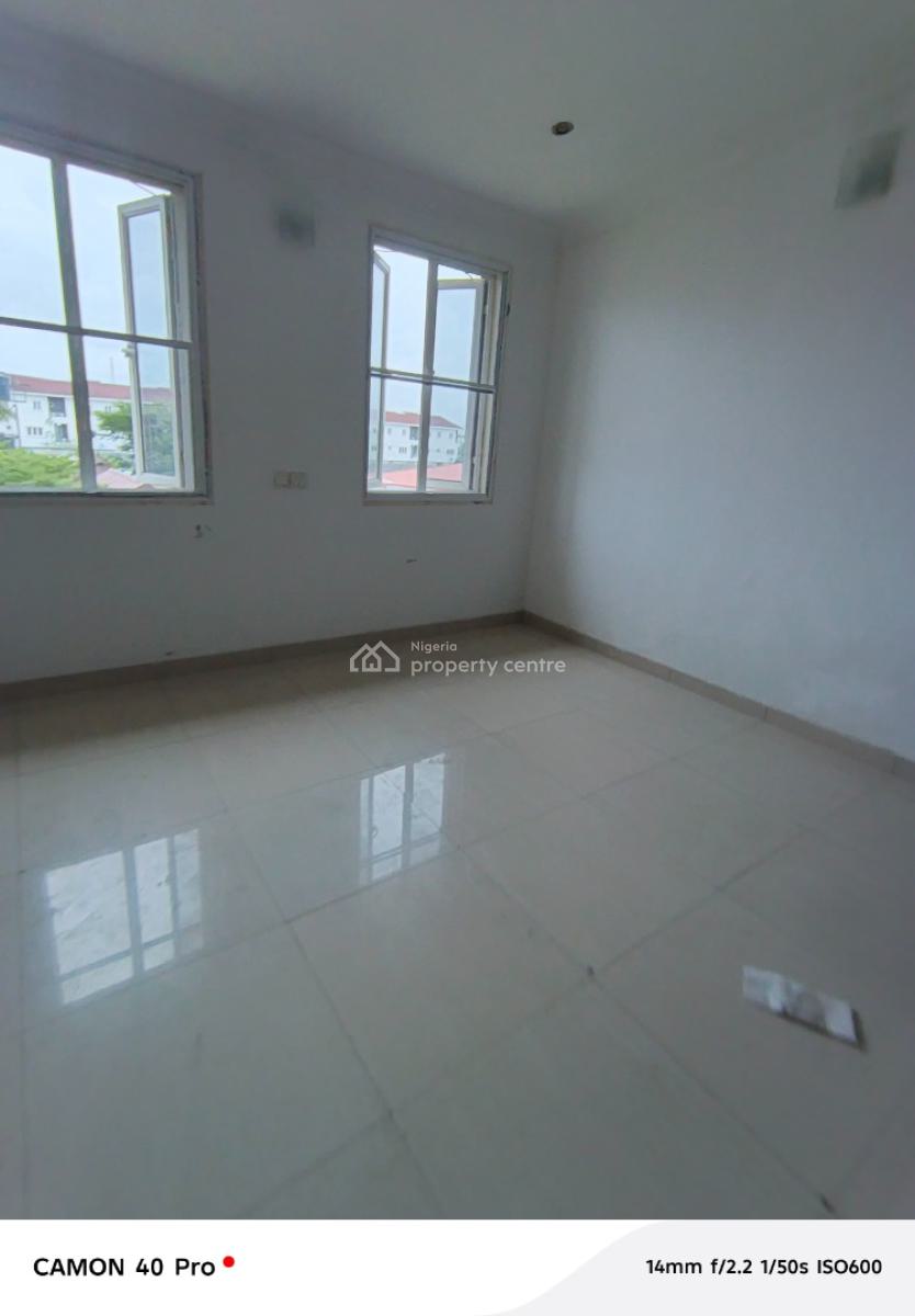 Bq Mini Flat in Lekki Right, By Maruwa Filling Station, Lekki Phase 1, Lekki, Lagos, Mini Flat (room and Parlour) for Rent