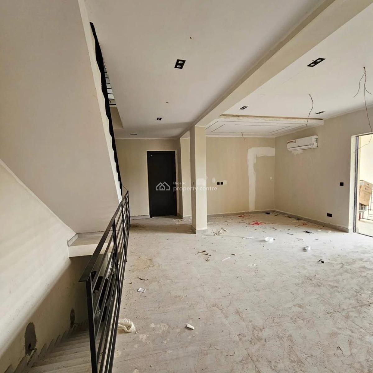 Spacious 4bedroom Duplex with Fitted Facilities, Obanikoro, Shomolu, Lagos, Terraced Duplex for Sale