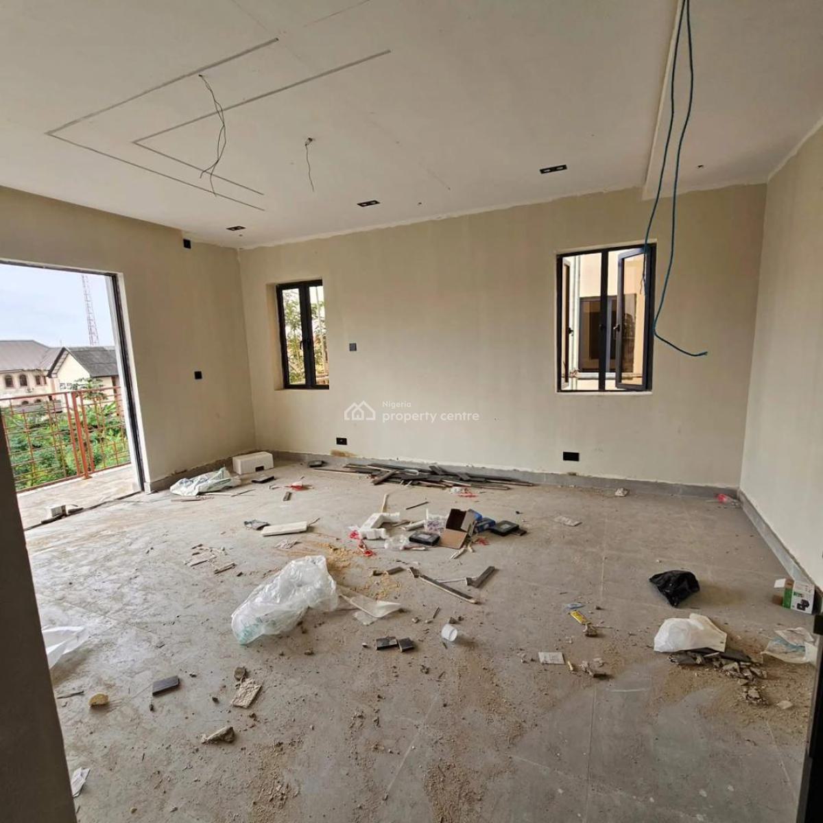 Spacious 4bedroom Duplex with Fitted Facilities, Obanikoro, Shomolu, Lagos, Terraced Duplex for Sale