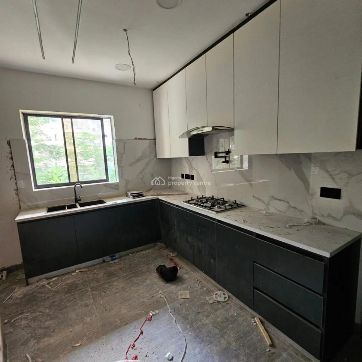 Spacious 4bedroom Duplex with Fitted Facilities, Obanikoro, Shomolu, Lagos, Terraced Duplex for Sale